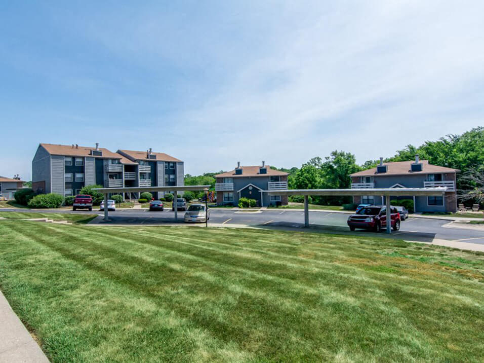 Photos and Video Prairie Walk Apartments in Kansas City, MO